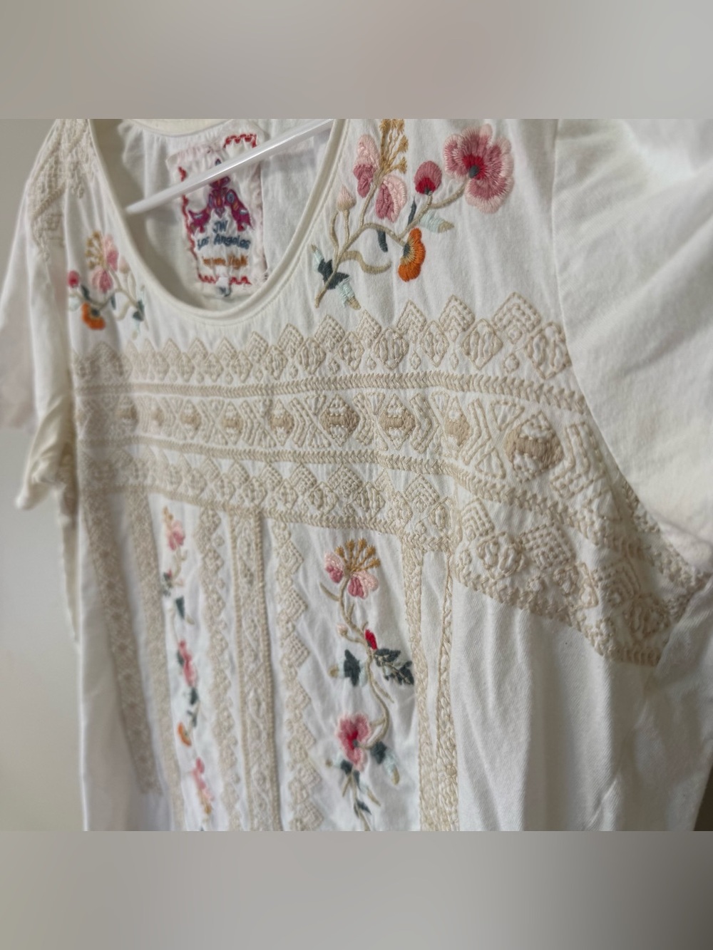 Johnny Was Women’s White Embroidered Floral Scoop Neck Tee Shirt Boho Medium - Picture 9 of 16